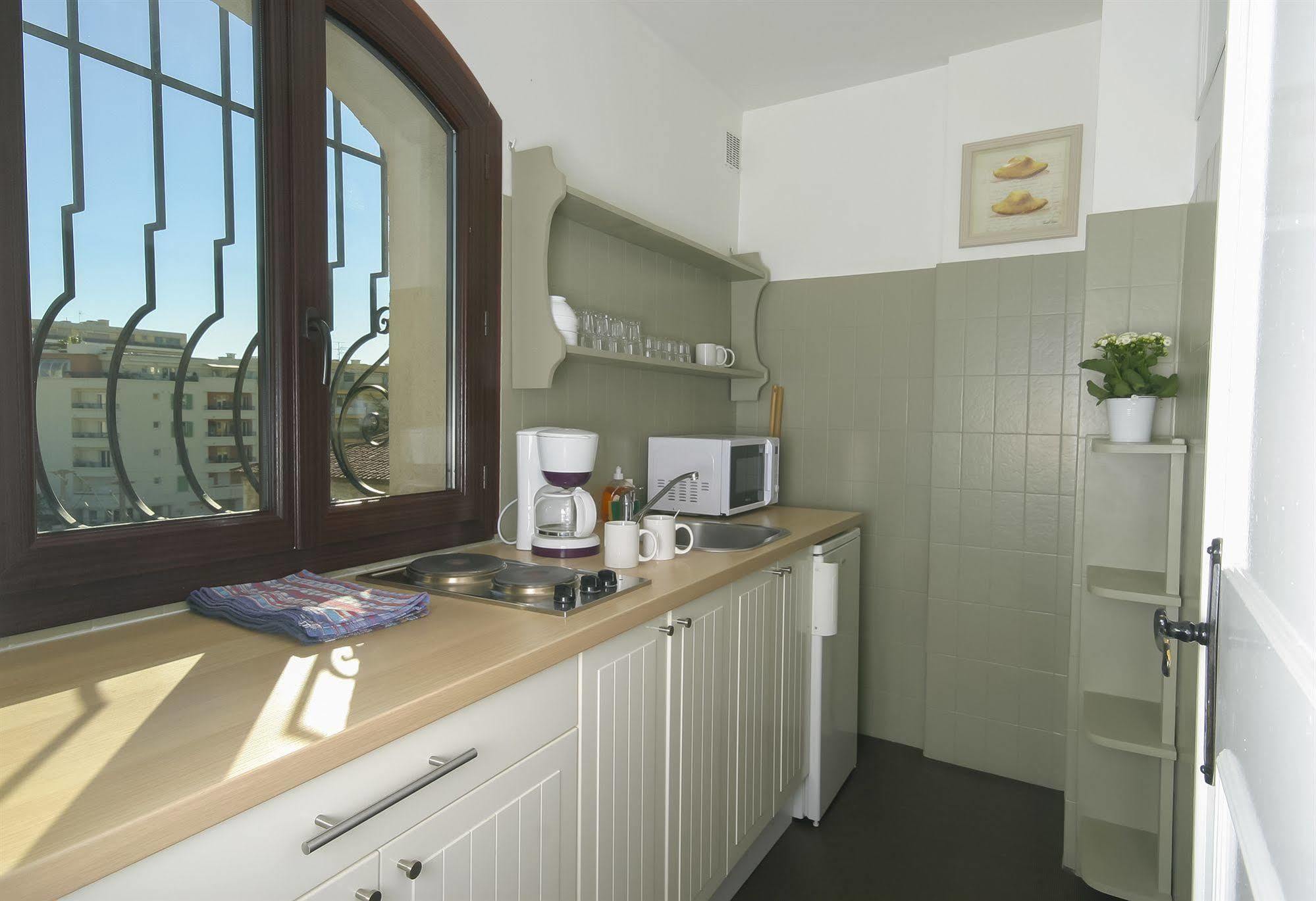 Hotel & Studios Astor أنتيب المظهر الخارجي الصورة